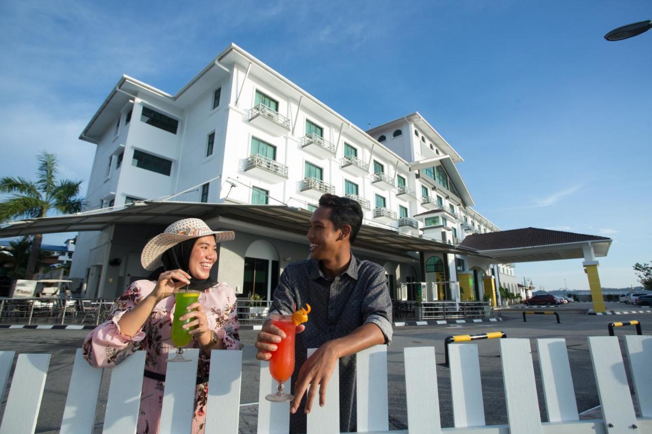 Klana Beach Resort Port Dickson Exteriör bild